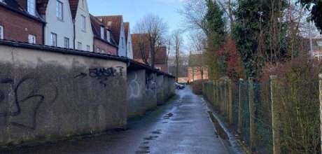 Zufahrt Stellplätze