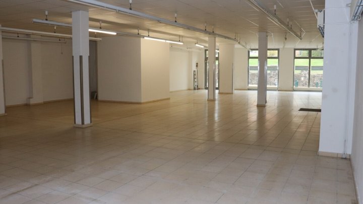 Laden provisionsfrei zu vermieten! Gute Passantenfrequenz für Ihr Business!  OTTO STÖBEN!