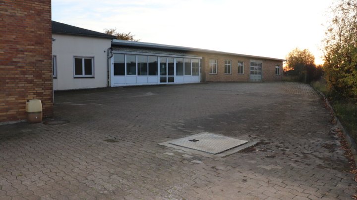 Werkhalle mit Büro und Lager im Ostseebad Schönberg – für Käufer provisionsfrei! OTTO STÖBEN!