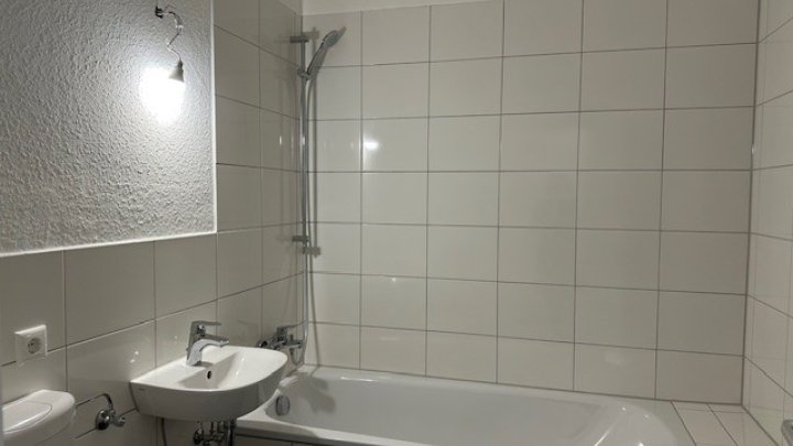 Frisch sanierte 2-ZW in der Helsinkistr. 84 in Kiel zu vermieten! Otto Stöben GmbH