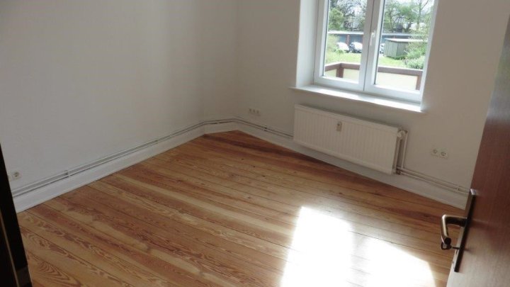 2-ZW mit Balkon in zentraler Lage in 24114 Kiel zu vermieten! Otto Stöben GmbH