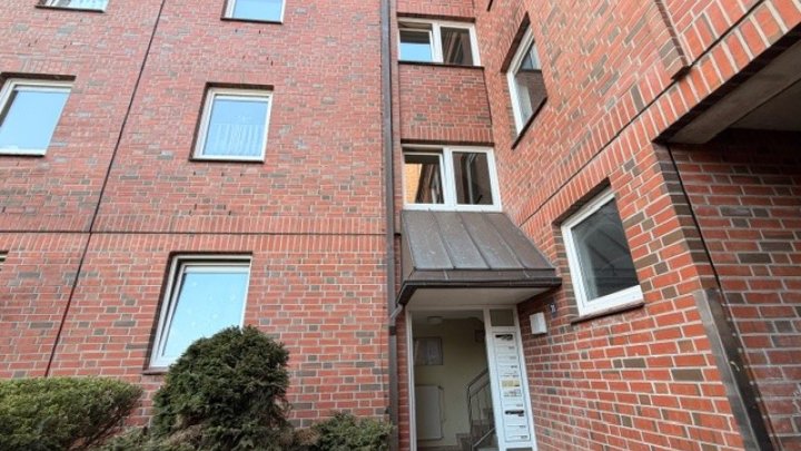 Eine Kaltmiete geschenkt! 2,5-ZW mit Balkon (NUR MIT WBS), in Brunsbüttel - Otto Stöben GmbH