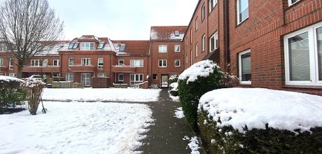 Wohnanlage mit Balkon