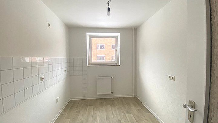 AB SOFORT: MIETFREIE ZEIT IN BRUNSBÜTTEL Renovierte 2-Zimmer-Wohnung + Balkon OTTO STÖBEN GmbH