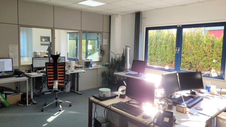 Repräsentative, moderne und gepflegte Gewerbeimmobilie in Kiel! OTTO STÖBEN!