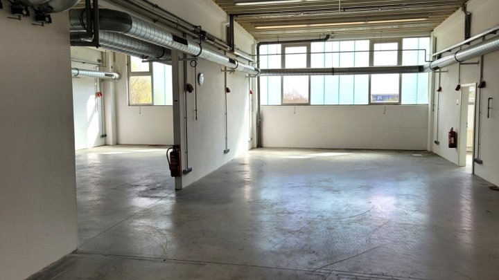 Repräsentative, moderne und gepflegte Gewerbeimmobilie in Kiel! OTTO STÖBEN!