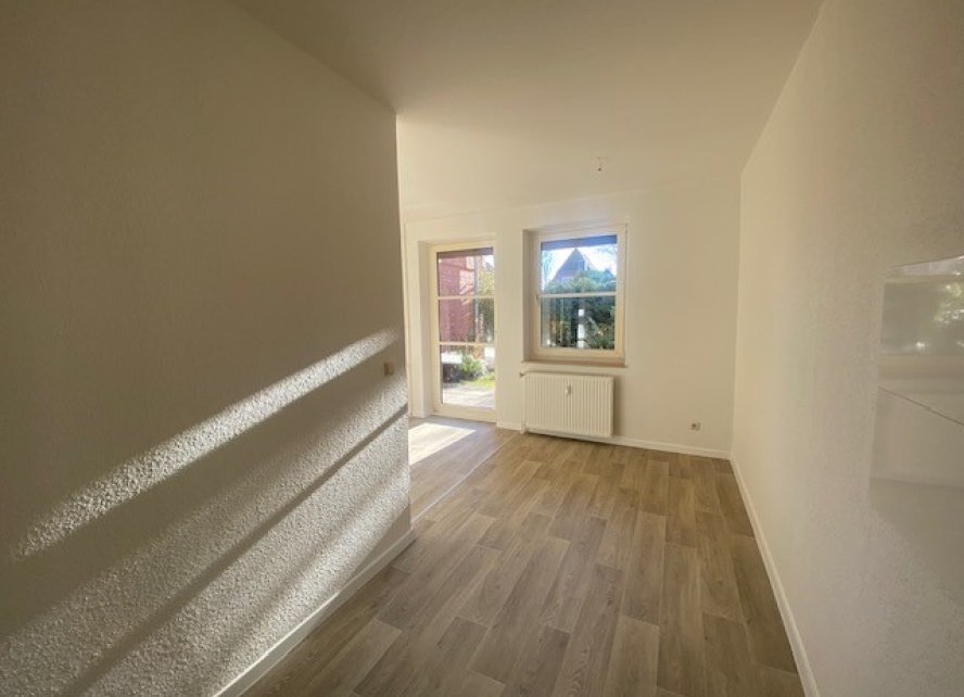 Flur mit Blick zum Wohnzimmer