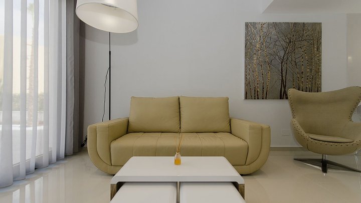 Exklusive Villen mit 3 - 4 Schlafzimmern, 3 Bädern, 1 Gäste-WC, Dachterrasse und Privatpool nur 600 m vom Strand