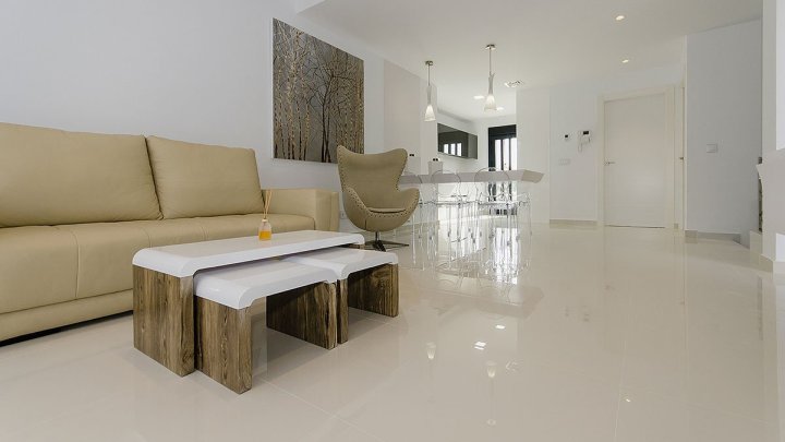 Exklusive Villen mit 3 - 4 Schlafzimmern, 3 Bädern, 1 Gäste-WC, Dachterrasse und Privatpool nur 600 m vom Strand