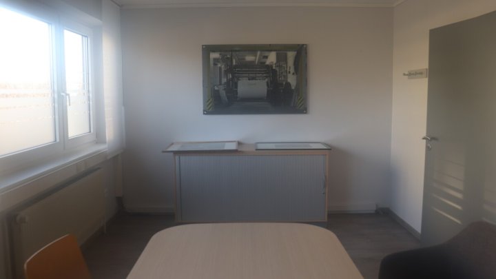 Zentrale Hallen- und Büroflächen fürs produzierende Gewerbe oder für Lagerzwecke! OTTO STÖBEN!