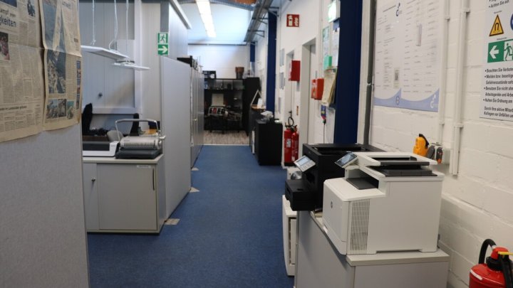 Zentral gelegen im Gewerbegebiet Wellsee! Kompaktes Hallen- und Büroangebot in Kiel! OTTO STÖBEN!