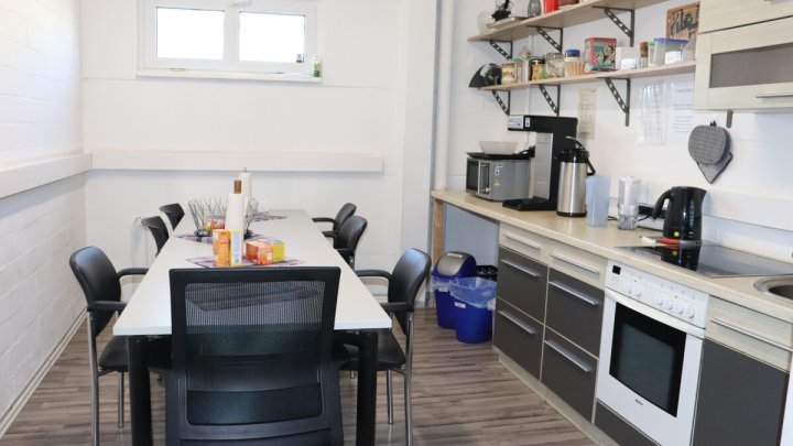 Zentral gelegen im Gewerbegebiet Wellsee! Kompaktes Hallen- und Büroangebot in Kiel! OTTO STÖBEN!