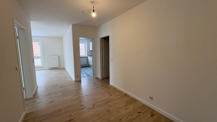 1 Monat keine Kaltmiete zahlen! Bezugsfreie 4-Zimmer-Wohnung in Brunsbüttel- Otto Stöben GmbH