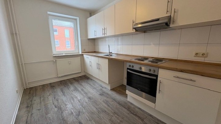 1 Monat keine Kaltmiete zahlen! Bezugsfreie 4-Zimmer-Wohnung in Brunsbüttel- Otto Stöben GmbH