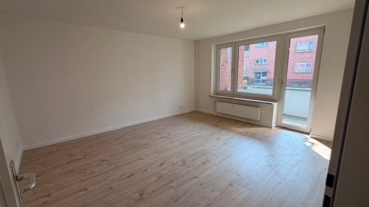 Eine Kaltmiete geschenkt: Sanierte 3-ZW im Kurt-Schumacher-Ring 17 in Brunsbüttel! Otto Stöben GmbH