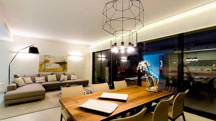 Exklusive Villen mit 4 Schlafzimmern, 4 Bädern, Dachterrasse und Privatpool nur 600 m vom Strand
