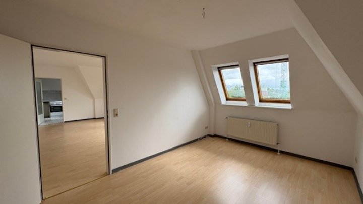 1 MONAT MIETFREI! Nur mit WBS! Schicke Dachgeschosswohnung inkl Küche Brunsbüttel - Otto Stöben GmbH
