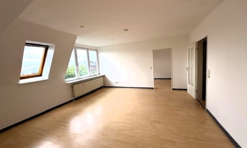 1 MONAT MIETFREI! Nur mit WBS! Schicke Dachgeschosswohnung inkl Küche Brunsbüttel - Otto Stöben GmbH