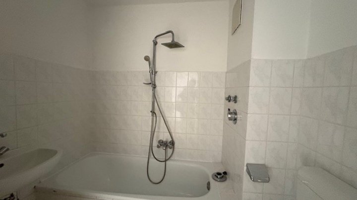 1 MONAT MIETFREI! Nur mit WBS! Schicke Dachgeschosswohnung inkl Küche Brunsbüttel - Otto Stöben GmbH