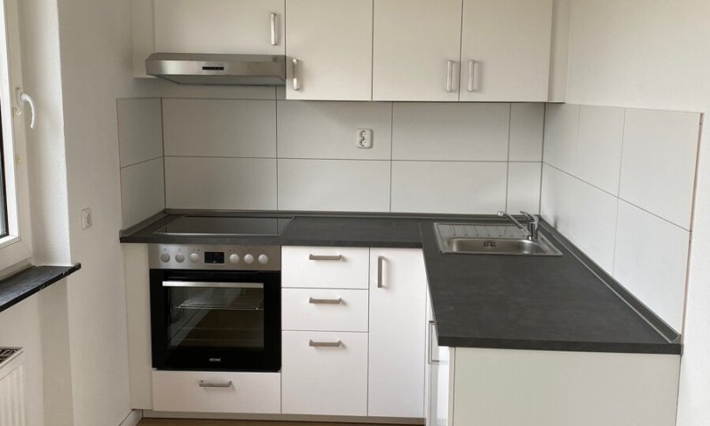 Helle 2 -Zimmer + 2 halbe Zimmer mit Balkon in Uni-Nähe