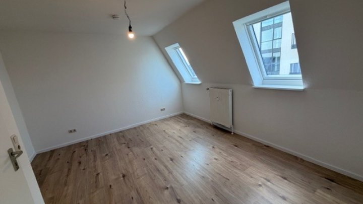 Eine Kaltmiete frei: sanierte 3-ZW, Einsteinstr. 31, Brunsbüttel, nur mit WBS! Otto Stöben GmbH