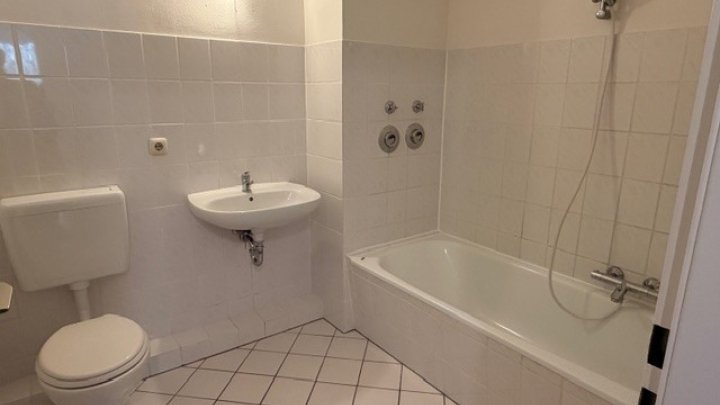 Eine Kaltmiete geschenkt! 2-ZW mit Balkon, Einsteinstr. 19 in Brunsbüttel - Otto Stöben GmbH