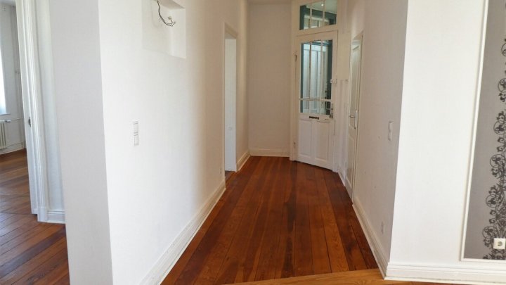 KIEL-BLÜCHERPLATZ: 4-Zimmer-Wohnung über 2 Ebenen (4. +5. OG) mit 2 Balkonen (ohne Fahrstuhl)