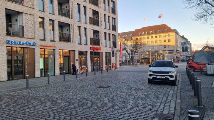 Moderne Gastrofläche am Bootshafen in Kiel! OTTO STÖBEN!