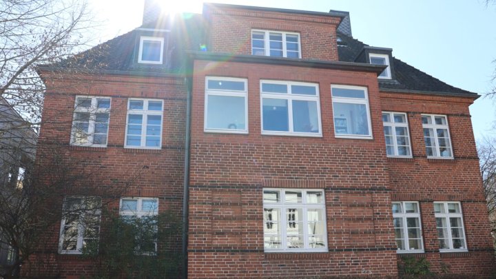 Prestige in St. Jürgen: Klassisches Mehrfamilienhaus in begehrter Lage von Lübeck! OTTO STÖBEN!