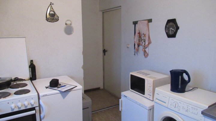 Mansardenzimmer in der Holtenauer Str. 90 zu vermieten- Otto Stöben GmbH