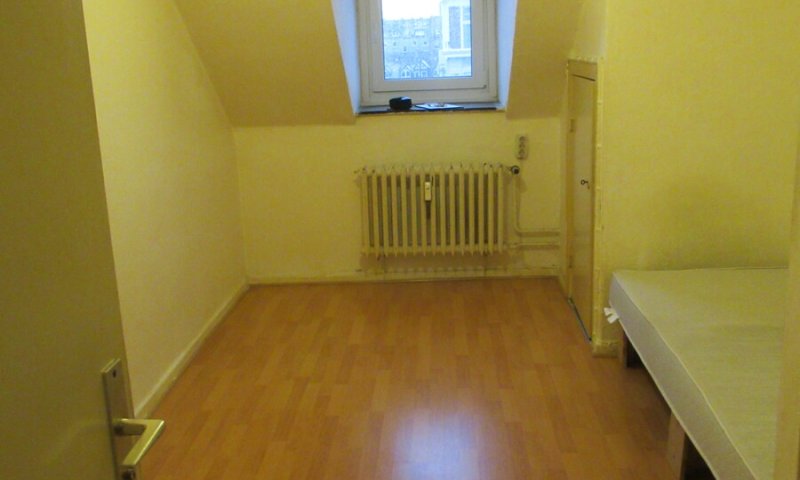 Mansardenzimmer in der Holtenauer Str. 90 zu vermieten- Otto Stöben GmbH