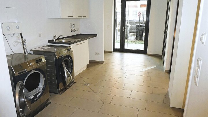 KIEL-SCHREVENPARK:

Modernes 1-Zimmer-Appartement mit Balkon zum Innenhof in sehr begehrter Lage