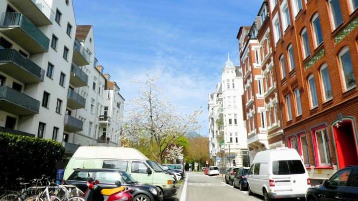 KIEL-SCHREVENPARK:

Modernes 1-Zimmer-Appartement mit Balkon zum Innenhof in sehr begehrter Lage