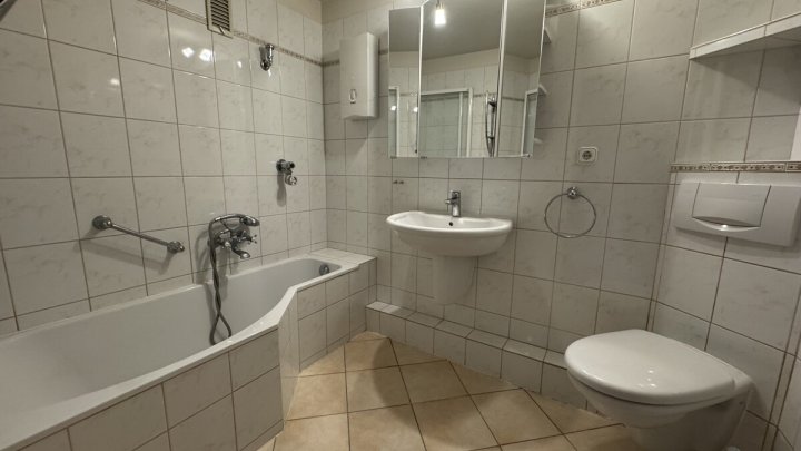 Großzügige 3- Zimmer-Wohnung in der Damschkestr. 35 in Lübeck zu vermieten! Otto Stöben GmbH