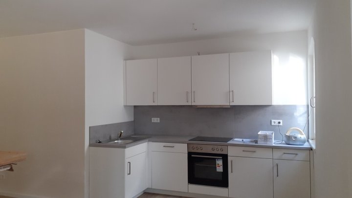 Hafennah gelegene 2-Z-Souterrainwohnung, frisch  renoviert, in Husum zu vermieten! Otto Stöben GmbH