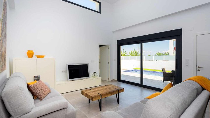 Großzügige 4-Zimmer-Einfamilienhäuser in modernem Design mit Privatpool