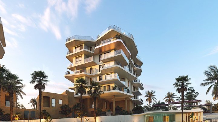 Wunderschöne Maisonette-Wohnungen mit 3 Schlafzimmern und Meerblick in Wohnanlage mit Außen- sowie beheiztem Innenpool nur 300 m vom Strand