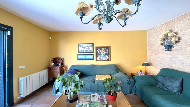 4 Schlafzimmer Villa mit XXL großer Sonnenterasse, großer Pool, BBQ-Haus mit einer Sommerküche, Garten mit Obstbäumen