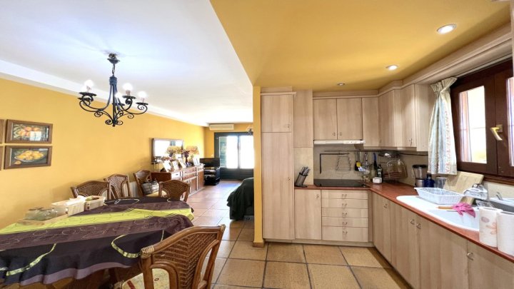 4 Schlafzimmer Villa mit XXL großer Sonnenterasse, großer Pool, BBQ-Haus mit einer Sommerküche, Garten mit Obstbäumen