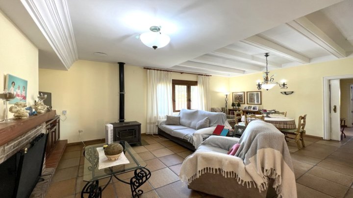 4 Schlafzimmer Villa mit XXL großer Sonnenterasse, großer Pool, BBQ-Haus mit einer Sommerküche, Garten mit Obstbäumen