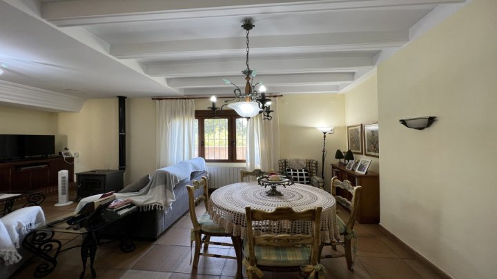 4 Schlafzimmer Villa mit XXL großer Sonnenterasse, großer Pool, BBQ-Haus mit einer Sommerküche, Garten mit Obstbäumen