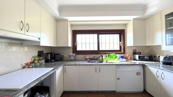 4 Schlafzimmer Villa mit XXL großer Sonnenterasse, großer Pool, BBQ-Haus mit einer Sommerküche, Garten mit Obstbäumen