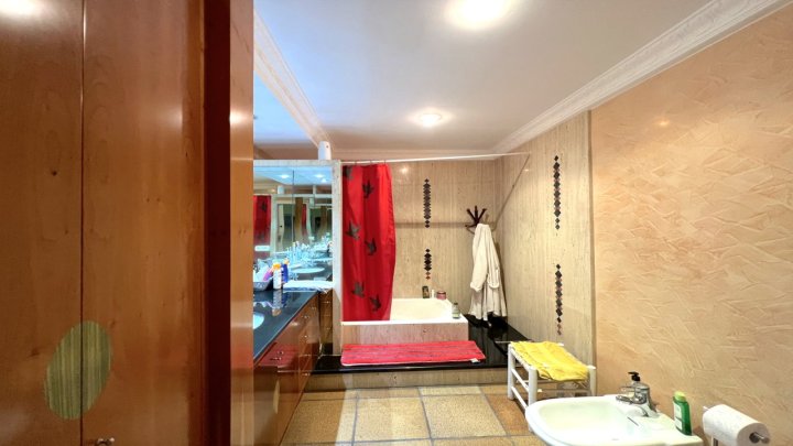 4 Schlafzimmer Villa mit XXL großer Sonnenterasse, großer Pool, BBQ-Haus mit einer Sommerküche, Garten mit Obstbäumen