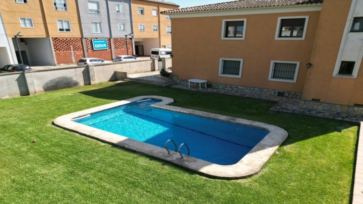 4 Schlafzimmer Villa mit XXL großer Sonnenterasse, großer Pool, BBQ-Haus mit einer Sommerküche, Garten mit Obstbäumen