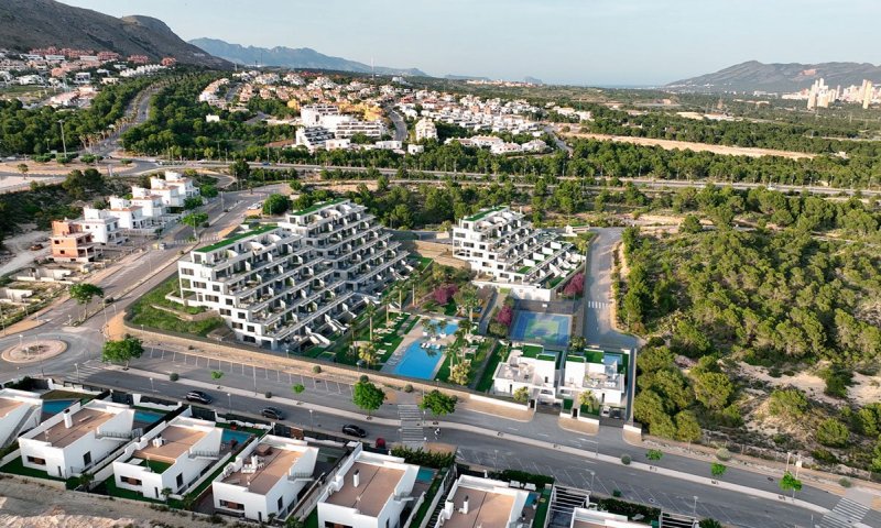 Wunderschöne Maisonette-Wohnungen mit 2 Schlafzimmern, 2 Bädern, privatem Garten, Gemeinschaftspool und z. T. mit Meerblick